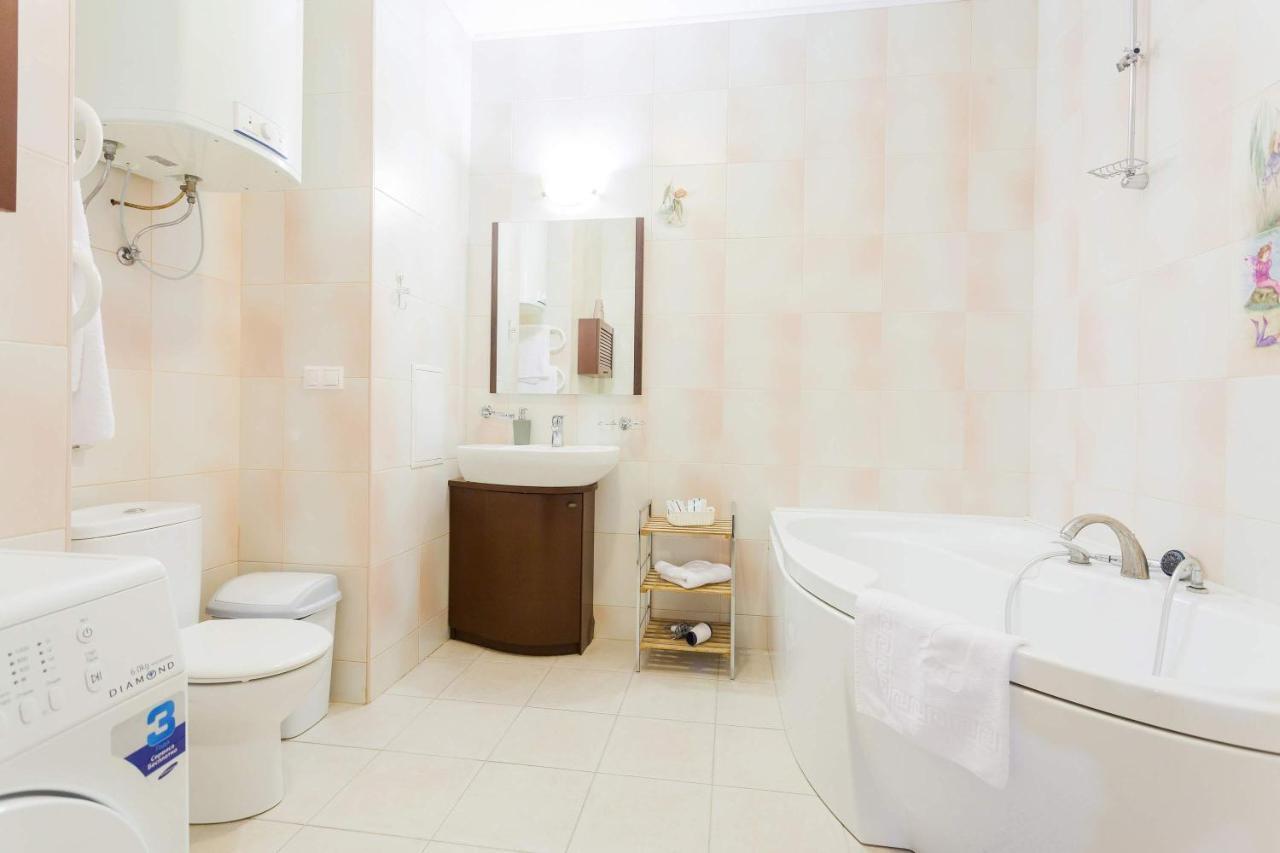 Navit Apartments With Breakfast, Near The Railway Station, The City Center, The Park Kyiv Exterior foto