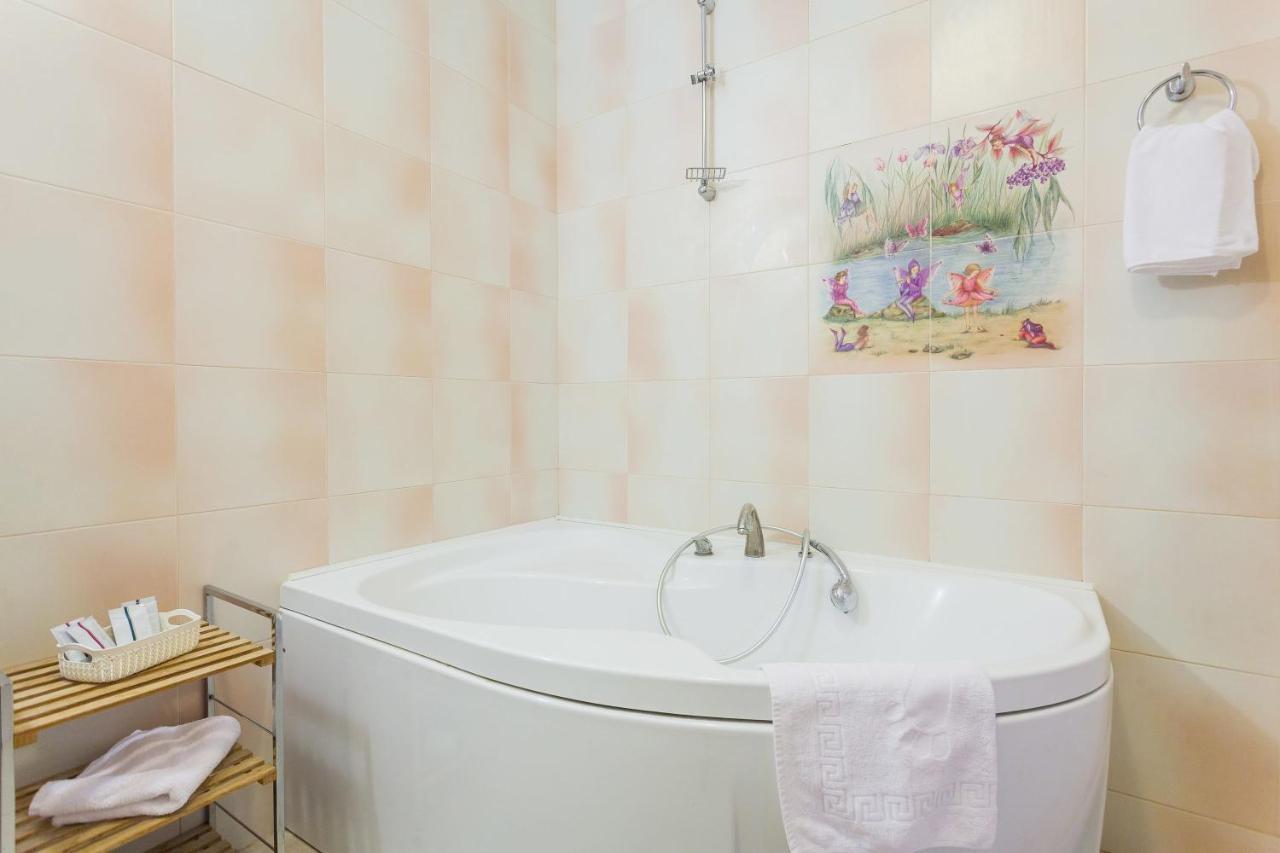 Navit Apartments With Breakfast, Near The Railway Station, The City Center, The Park Kyiv Exterior foto